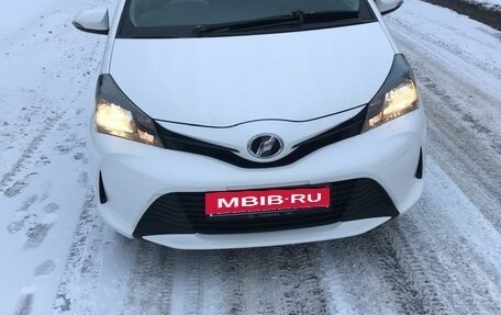 Toyota Vitz, 2015 год, 986 000 рублей, 1 фотография