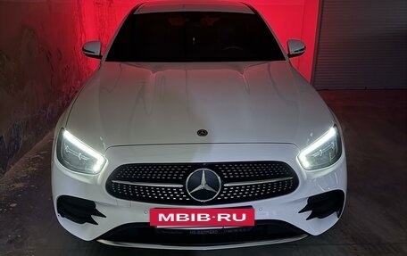 Mercedes-Benz E-Класс, 2020 год, 3 500 000 рублей, 24 фотография