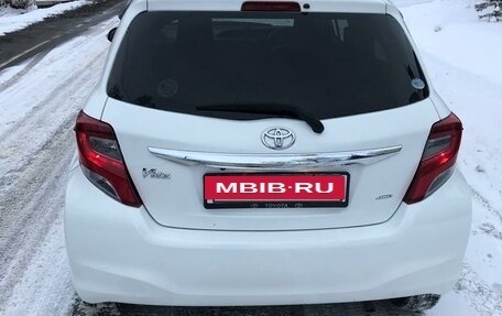 Toyota Vitz, 2015 год, 986 000 рублей, 2 фотография