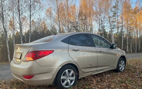 Hyundai Solaris II рестайлинг, 2013 год, 680 000 рублей, 3 фотография