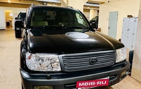 Toyota Land Cruiser 100 рестайлинг 2, 1998 год, 1 900 000 рублей, 2 фотография