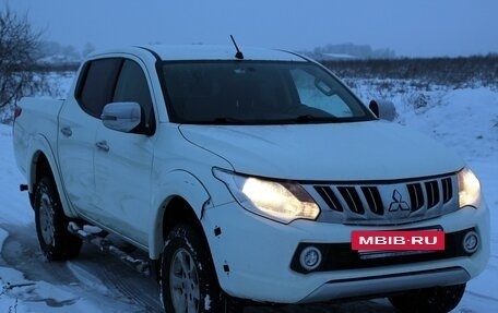 Mitsubishi L200 IV рестайлинг, 2015 год, 1 600 000 рублей, 2 фотография