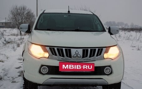 Mitsubishi L200 IV рестайлинг, 2015 год, 1 600 000 рублей, 3 фотография