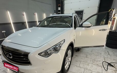 Infiniti FX II, 2012 год, 2 000 000 рублей, 4 фотография