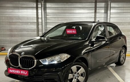 BMW 1 серия, 2019 год, 2 650 000 рублей, 2 фотография