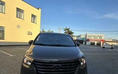 Hyundai Grand Starex Grand Starex I рестайлинг 2, 2019 год, 4 250 000 рублей, 1 фотография