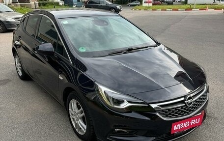 Opel Astra K, 2019 год, 1 900 000 рублей, 24 фотография