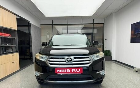 Toyota Highlander III, 2011 год, 1 990 000 рублей, 3 фотография