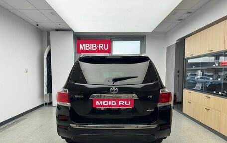 Toyota Highlander III, 2011 год, 1 990 000 рублей, 6 фотография