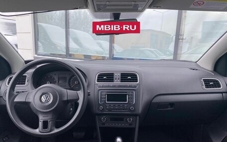 Volkswagen Polo VI (EU Market), 2013 год, 870 000 рублей, 11 фотография