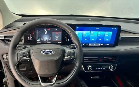 Ford Edge II рестайлинг, 2022 год, 2 900 000 рублей, 10 фотография