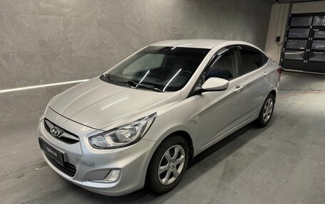 Hyundai Solaris II рестайлинг, 2011 год, 869 000 рублей, 1 фотография