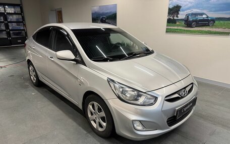 Hyundai Solaris II рестайлинг, 2011 год, 869 000 рублей, 3 фотография