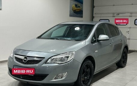 Opel Astra J, 2010 год, 919 900 рублей, 2 фотография