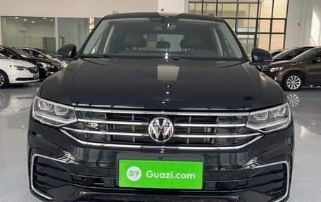 Volkswagen Tiguan II, 2024 год, 3 899 999 рублей, 2 фотография