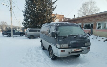 Mitsubishi Delica III, 1992 год, 400 000 рублей, 2 фотография