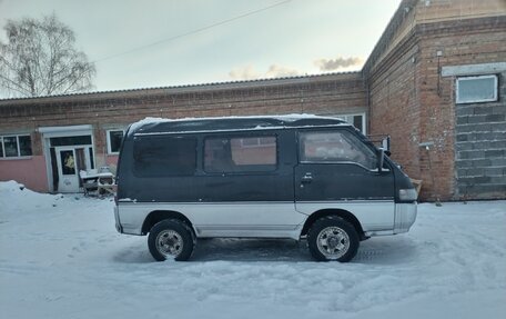 Mitsubishi Delica III, 1992 год, 400 000 рублей, 4 фотография