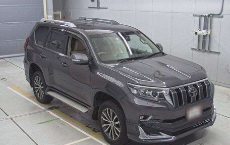 Toyota Land Cruiser Prado 150 рестайлинг 2, 2020 год, 4 225 000 рублей, 1 фотография