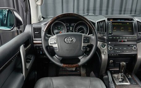 Toyota Land Cruiser 200, 2010 год, 3 398 000 рублей, 8 фотография