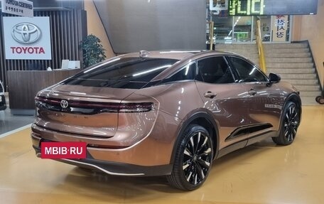 Toyota Crown, 2024 год, 5 390 000 рублей, 4 фотография