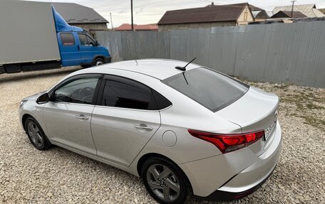 Hyundai Solaris II рестайлинг, 2021 год, 1 810 000 рублей, 3 фотография