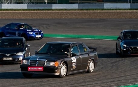 Mercedes-Benz 190 (W201), 1983 год, 990 000 рублей, 7 фотография