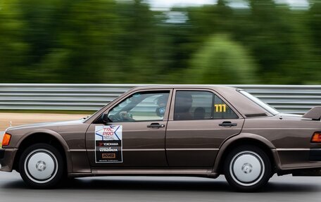 Mercedes-Benz 190 (W201), 1983 год, 990 000 рублей, 9 фотография