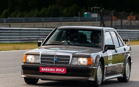 Mercedes-Benz 190 (W201), 1983 год, 990 000 рублей, 11 фотография