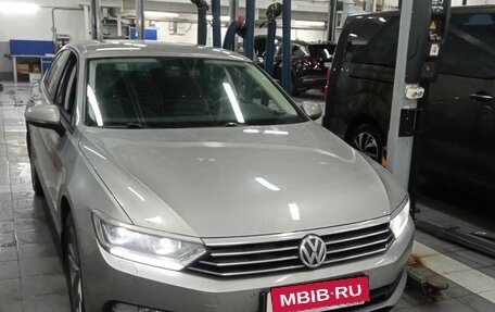 Volkswagen Passat B8 рестайлинг, 2016 год, 1 699 000 рублей, 2 фотография