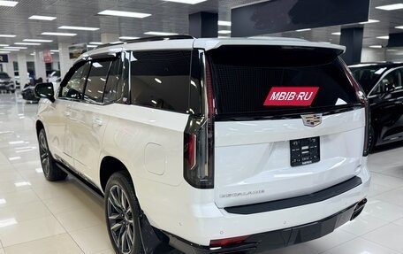 Cadillac Escalade V, 2023 год, 14 990 000 рублей, 3 фотография