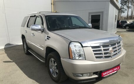 Cadillac Escalade III, 2008 год, 1 799 100 рублей, 2 фотография