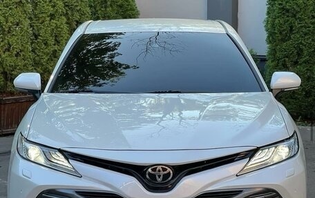 Toyota Camry, 2019 год, 2 700 000 рублей, 1 фотография