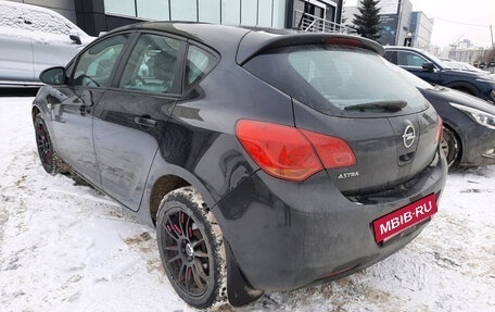 Opel Astra J, 2011 год, 800 000 рублей, 2 фотография