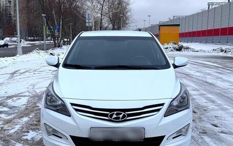 Hyundai Solaris II рестайлинг, 2015 год, 970 000 рублей, 2 фотография