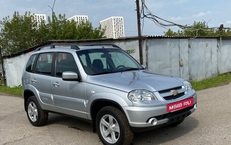 Chevrolet Niva I рестайлинг, 2014 год, 1 026 000 рублей, 2 фотография