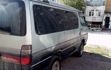 Toyota HiAce H100, 1996 год, 620 000 рублей, 4 фотография