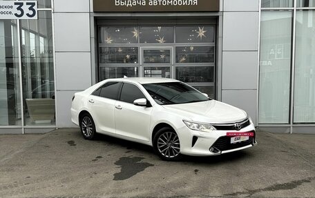 Toyota Camry, 2017 год, 2 285 000 рублей, 3 фотография