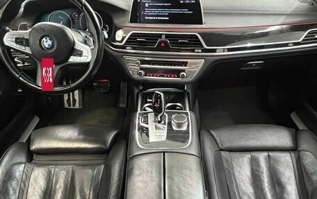 BMW 7 серия, 2018 год, 3 890 000 рублей, 9 фотография