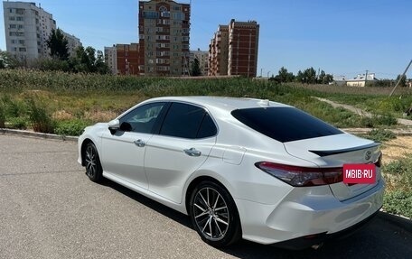 Toyota Camry, 2021 год, 4 350 000 рублей, 2 фотография