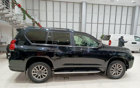 Toyota Land Cruiser Prado 150 рестайлинг 2, 2019 год, 4 799 000 рублей, 8 фотография