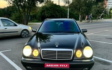 Mercedes-Benz E-Класс, 1999 год, 555 000 рублей, 1 фотография