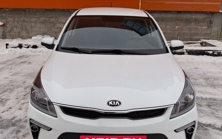 KIA Rio IV, 2020 год, 1 640 000 рублей, 2 фотография