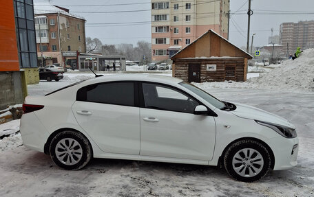 KIA Rio IV, 2020 год, 1 640 000 рублей, 4 фотография