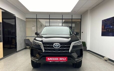 Toyota Fortuner II, 2021 год, 4 155 000 рублей, 2 фотография