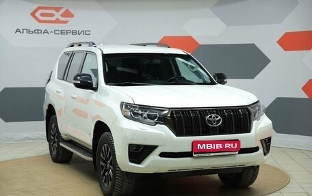 Toyota Land Cruiser Prado 150 рестайлинг 2, 2020 год, 6 600 000 рублей, 3 фотография