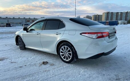 Toyota Camry, 2021 год, 4 000 000 рублей, 5 фотография