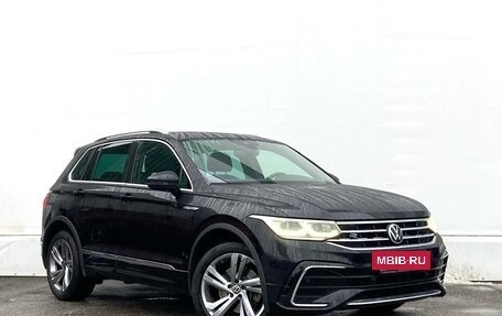 Volkswagen Tiguan II, 2021 год, 4 680 800 рублей, 3 фотография