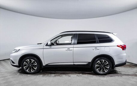 Mitsubishi Outlander III рестайлинг 3, 2021 год, 2 700 000 рублей, 8 фотография