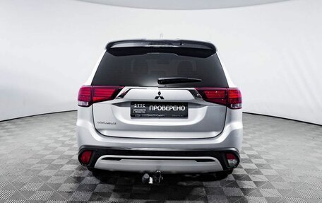 Mitsubishi Outlander III рестайлинг 3, 2021 год, 2 700 000 рублей, 6 фотография