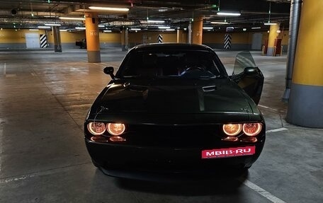 Dodge Challenger III рестайлинг 2, 2013 год, 2 800 000 рублей, 1 фотография